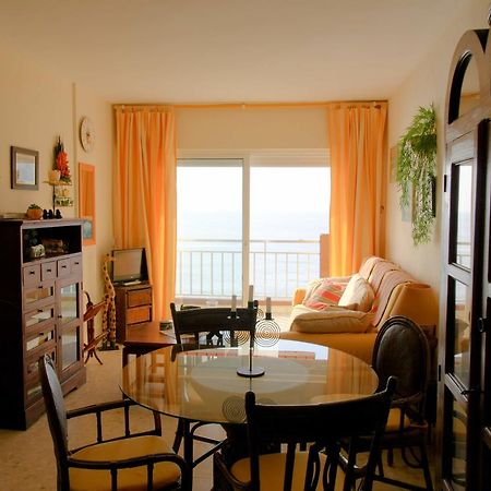 Suitur Apartamento Frente A La Playa فوينخيرولا المظهر الخارجي الصورة